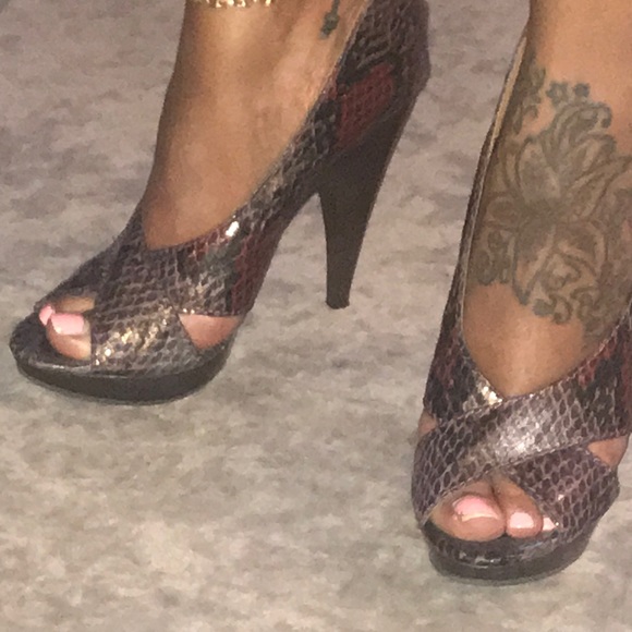 Steven by Steve Madden Size 7 Reptile 5in heels - Picture 3 of 8